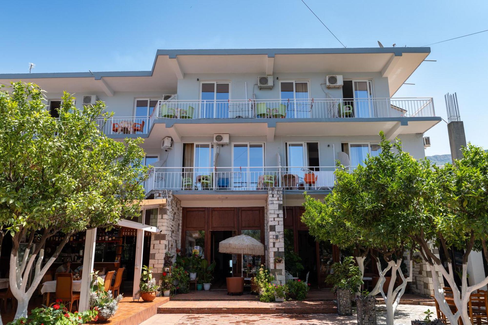 Nika Hotel Radhimë
