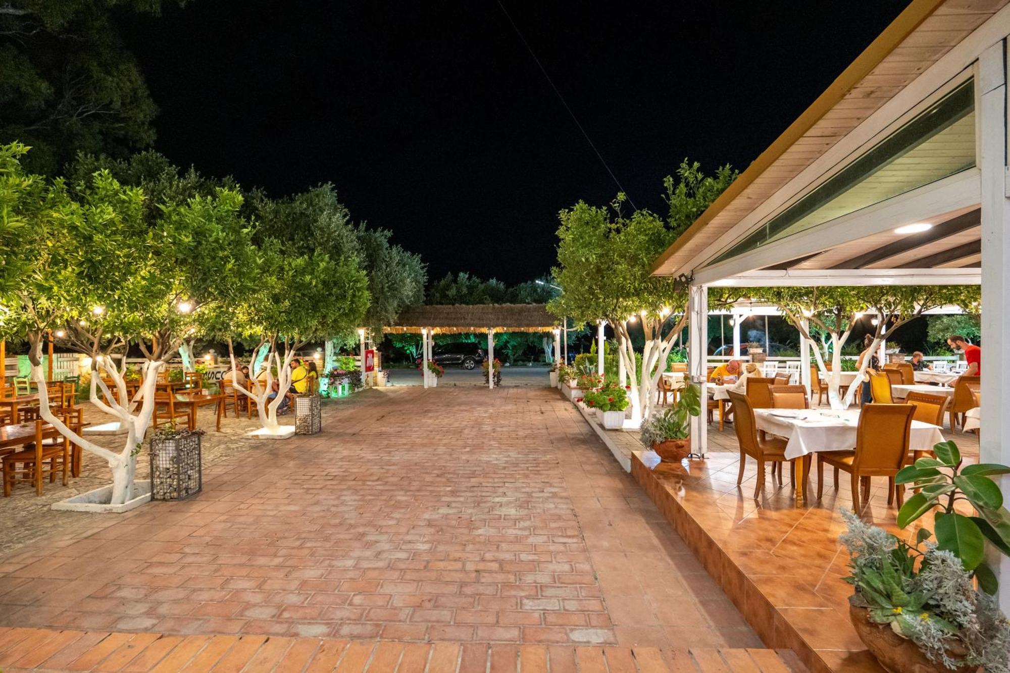 Hotel Nika Radhimë