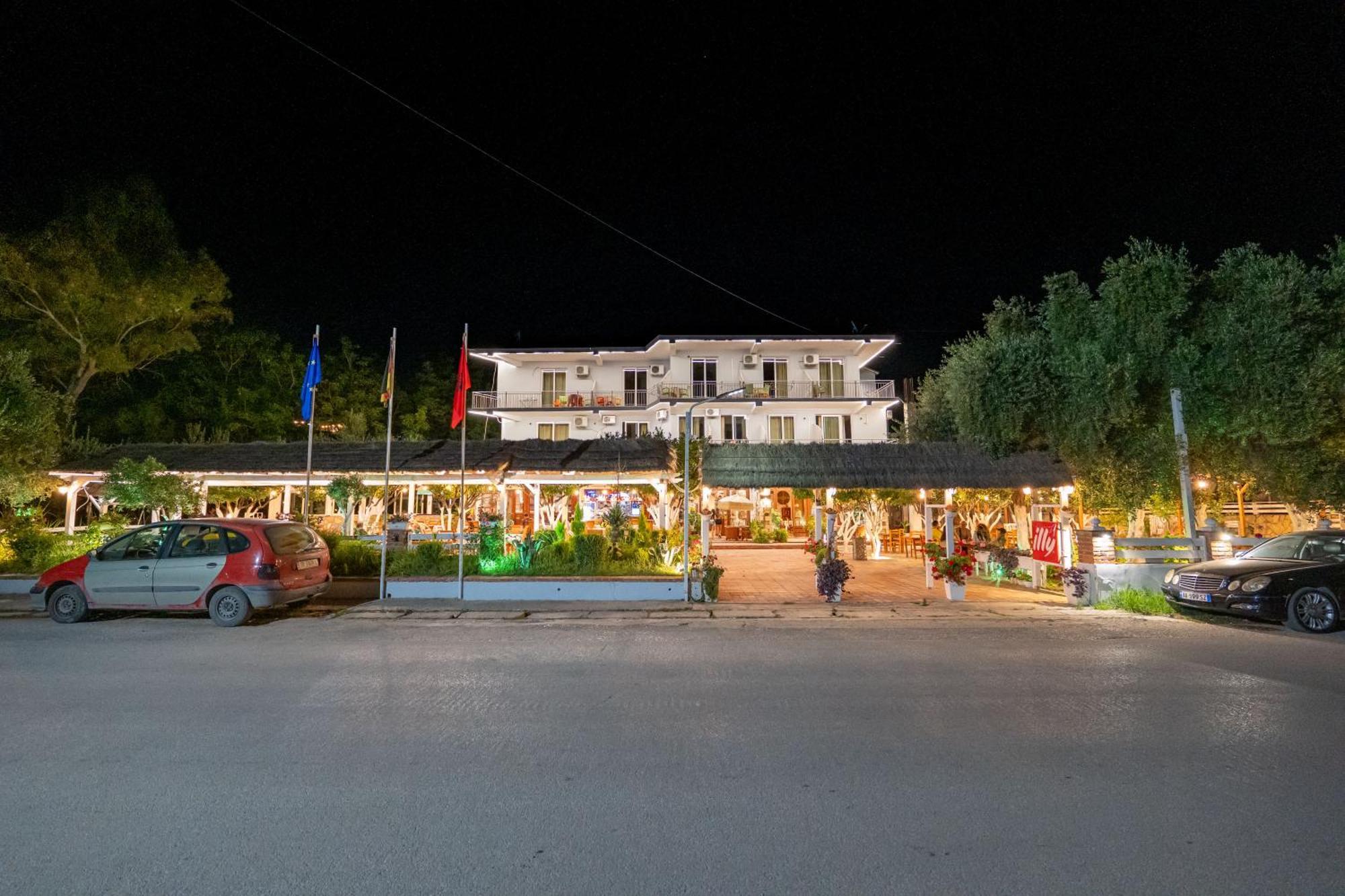 Nika Hotel 2*