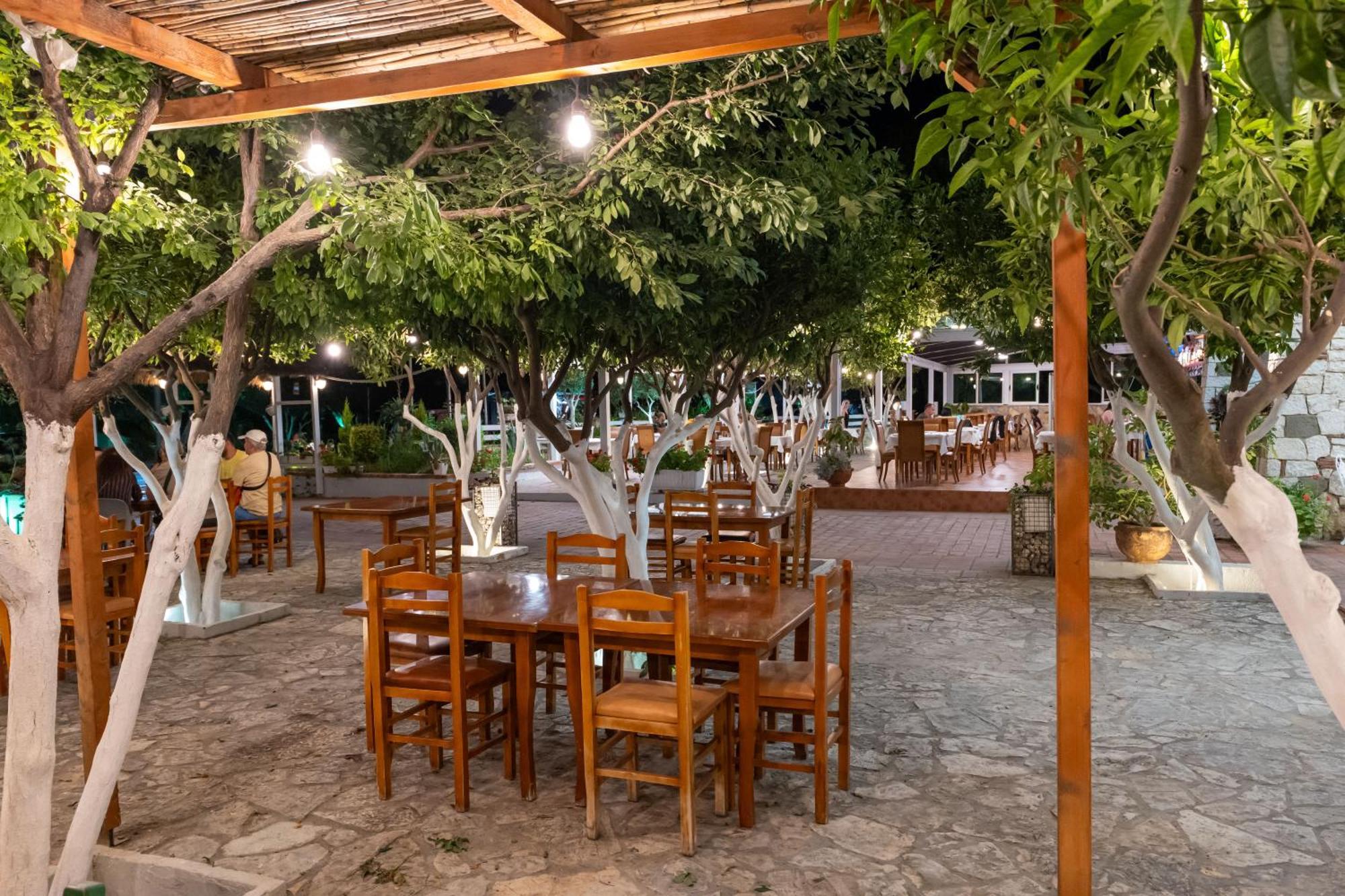 Nika Hotel Radhimë