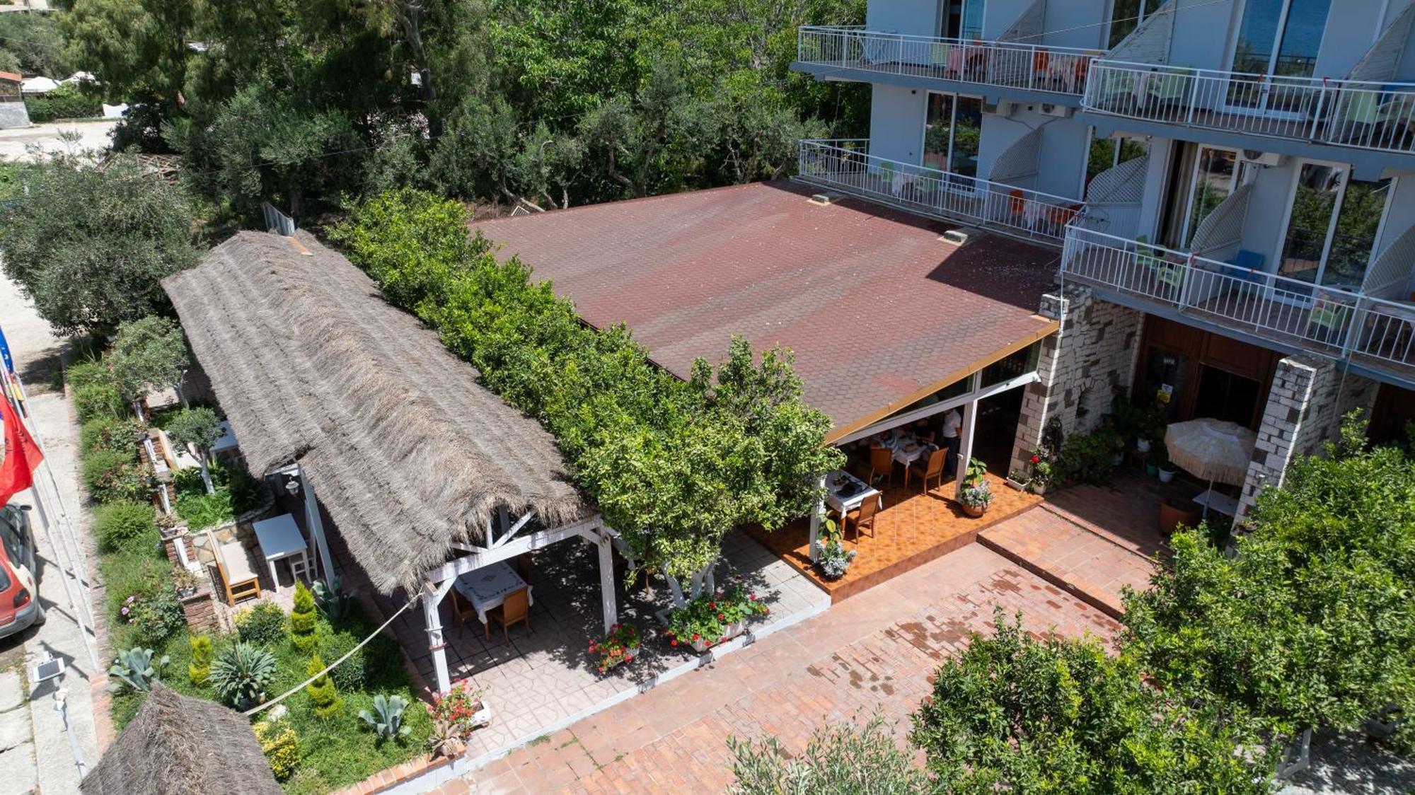 Nika Hotel Radhimë